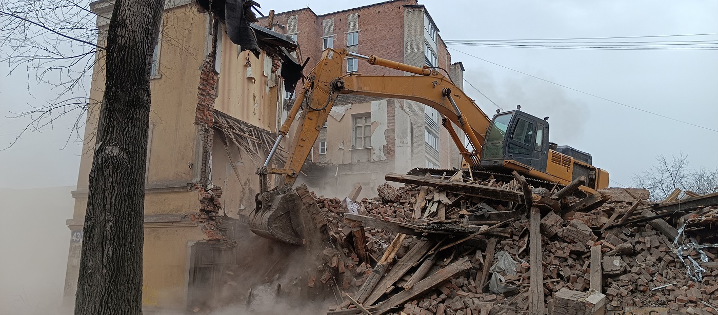 Услуги по сносу и демонтажу старых домов, строений и сооружений в Вытегре