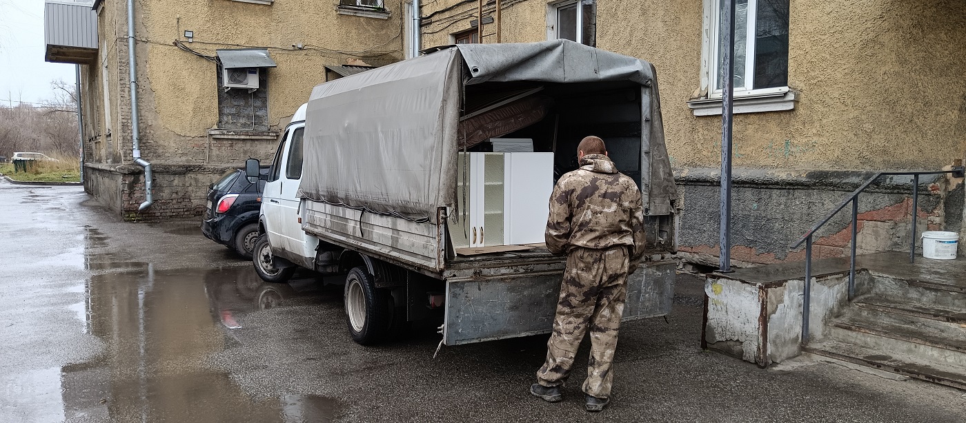 Квартирные перевозки. Погрузка мебели в Газель в Вологде